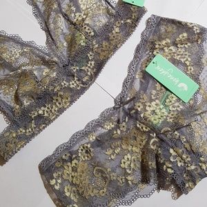 🍈Honeydew Lacy and Girly Bralette/Panty set